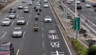 Shenzhen's 1st HOV lane put into use, S China