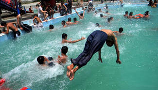 Temperature reaches 40 degrees centigrade in Pakistan's Peshawar