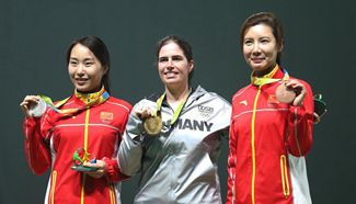 Zhang Binbin, Du Li win silver and bronze respectively in women's 50m rifle 3 positions