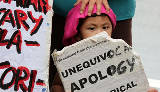 "Comfort women" protest against visit of Japanese FM in the Philippines