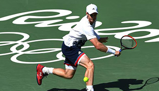 Andy Murray beats Kei Nishikori 2-0 during men's singles semifinal of Tennis