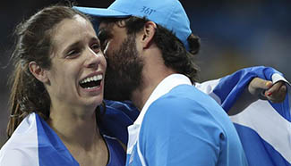 Greece takes gold in women's pole vault