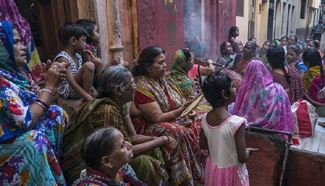Daily life of Indian devotees in Varanasi