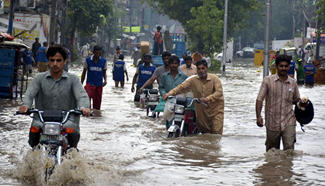 Heavy rain hits Pakistan