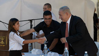 Israeli PM visits elementary school on first day of school year