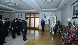 Premier Li mourns passing of Uzbek President Islam Karimov