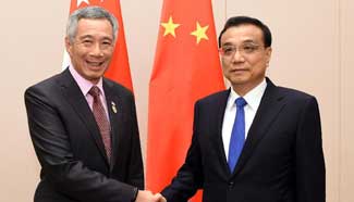 Chinese Premier Li meets with Singaporean PM