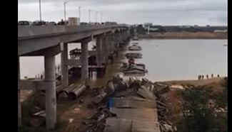 Bridge collapses while being demolished, casualties unknown