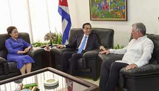 Chinese premier meets Cuba's first vice-president of councils of state and ministers