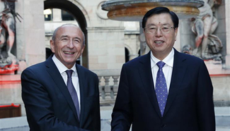 Top Chinese legislator visits France