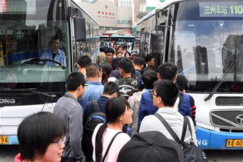 China witnesses travel peak on last day of National Day holiday