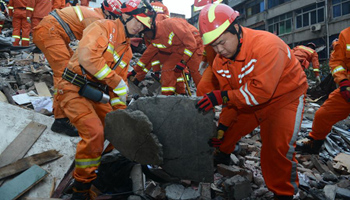 4 die after east China houses collapse