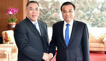 Premier Li meets with Macao chief executive