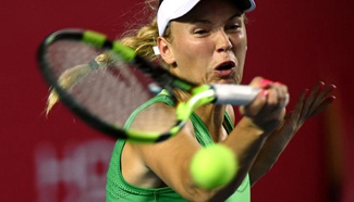 Caroline Wozniacki beats Heather Watson 2-0 at WTA Hong Kong Open