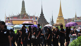 Mourners line up to pay respect to late Thai King in Bangkok