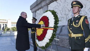 Belgian PM lays wreath to Monument to the People's Heroes in Beijing