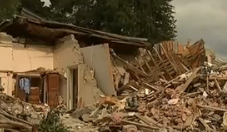 Damage to roads & railways has left thousands stranded in quake-hit New Zealand