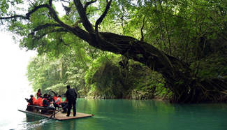 People visit Xiantuo Peak scenic spot, S China