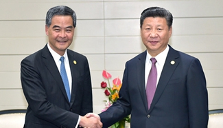 President Xi meets HK SAR chief executive