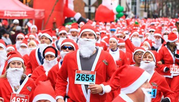 2016 Santa 5K Run held in Canada for charity of disabled children