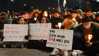 S.Koreans continue candlelight vigil after impeachment of President Park
