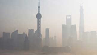 Southern China shrouded in heavy smog