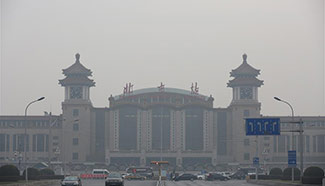 China combats heavy smog with red alerts