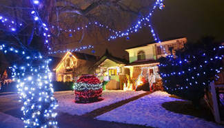 Christmas light displays boost atmosphere in Canada
