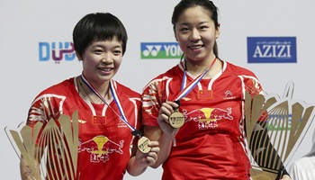 China's Chen Qingchen, Jia Yifan win Dubai badminton women's doubles title