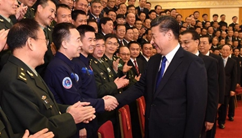 Xi meets Shenzhou-11 astronauts