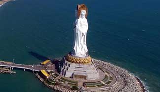 Buddhism statue in Hainan attracts thousands of visitors