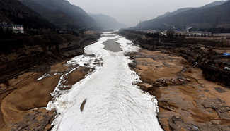 Ice seen on Jixian section of Yellow River