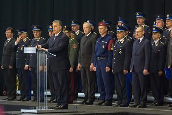 Hungarian PM greets new border police, says their job is top priority