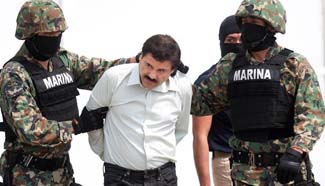 Drug lord Guzman Loera extradited to U.S.