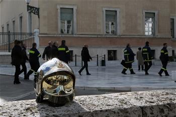 Greek firemen hold demonstration in central Athens