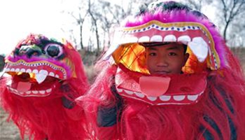 Villagers held folk art performance to celebrate Xiaonian in NW China