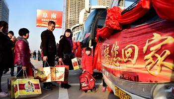 Migrant workers get free coach service back to hometowns in E China