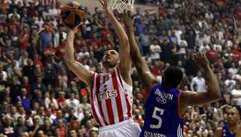 Efes break Red Star's winning streak in basketball Euroleague