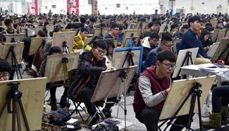 Candidates take 2017 college entrance exam for art majors in E China