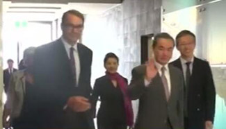 Chinese FM meets New Zealand PM Bill English in Auckland