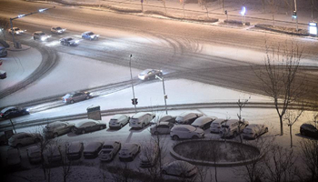 Cold front brings snowfall to Yinchuan in NW China's Ningxia