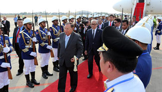 Lao president arrives in Cambodia for state visit