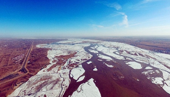 N China's Inner Mongolia section of Yellow River starts to thaw
