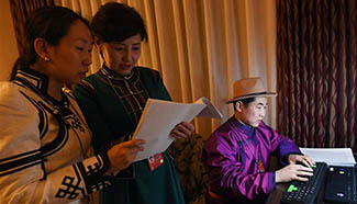 Ethnic languages services provided during China's "two sessions"