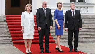 German new president meets outgoing counterpart at Bellevue Palace