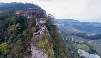 Ancient Jingyin Temple built on cliff in SW China's Chongqing