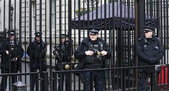 London beefs up security after terrorist attack