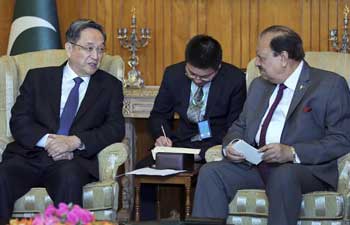 China, Pakistan pledge to push forward all-weather strategic cooperative partnership