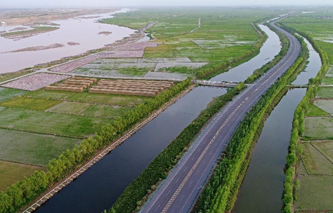 Ten cities of Ningxia along Yellow River linked by road