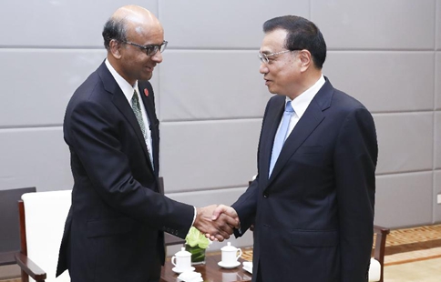 Chinese premier meets Singapore's deputy PM in Dalian